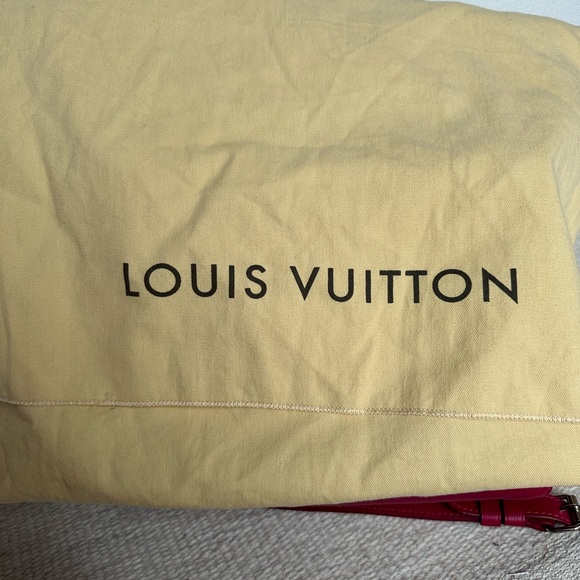 Louis Vuitton Lockme bag - Picture 9 of 12